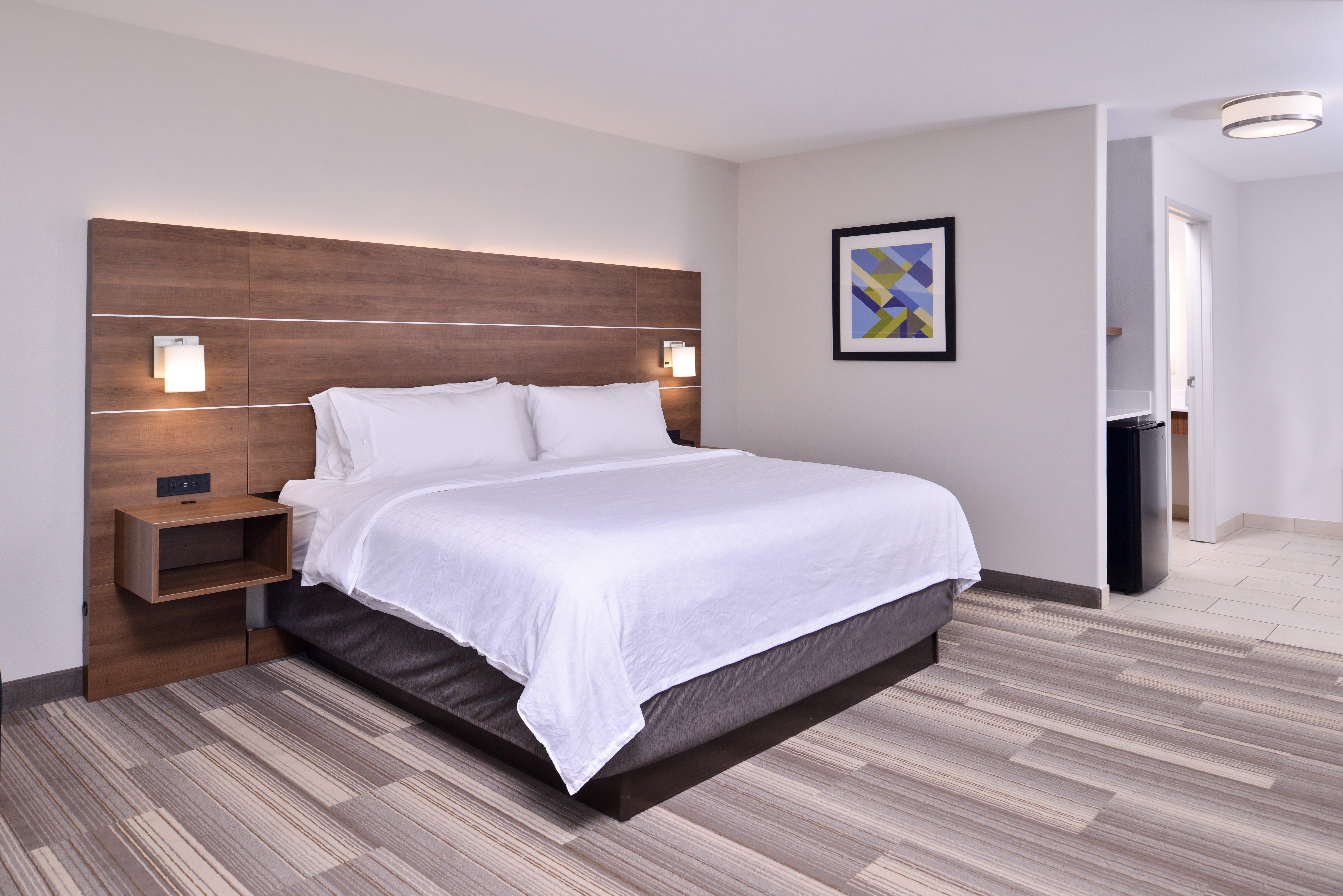 Holiday Inn Express Hotel & Suites Elgin By Ihg Exterior photo
