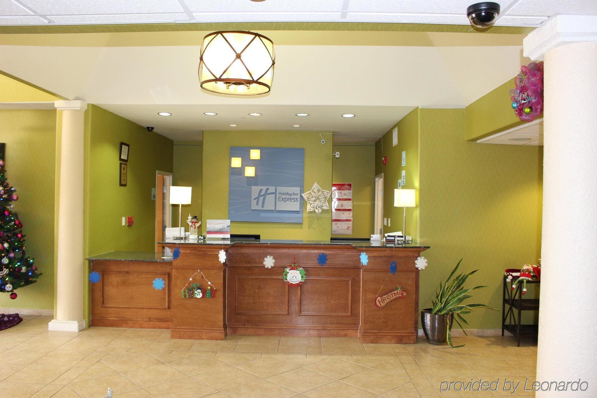 Holiday Inn Express Hotel & Suites Elgin By Ihg Exterior photo
